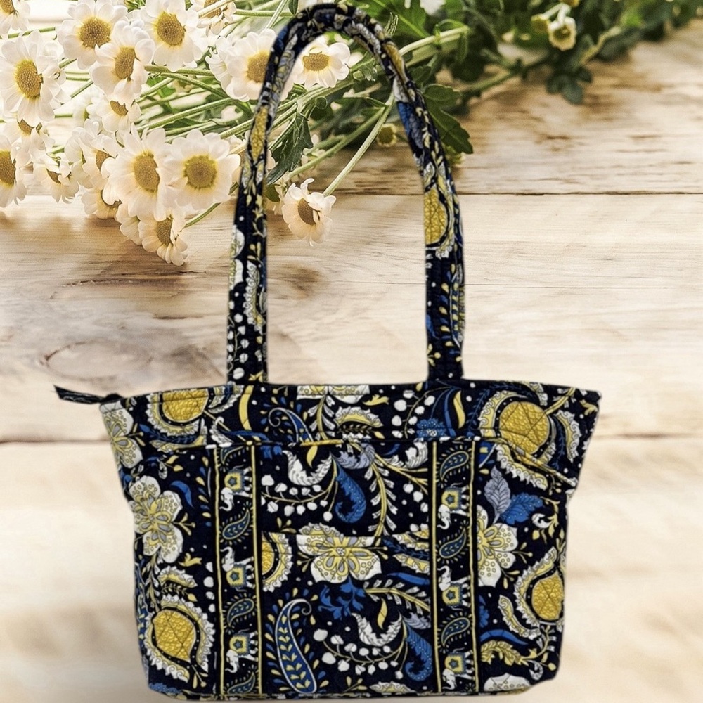 Vera Bradley Quilted Tote Ellie (Navy) Blue
Yellow Floral